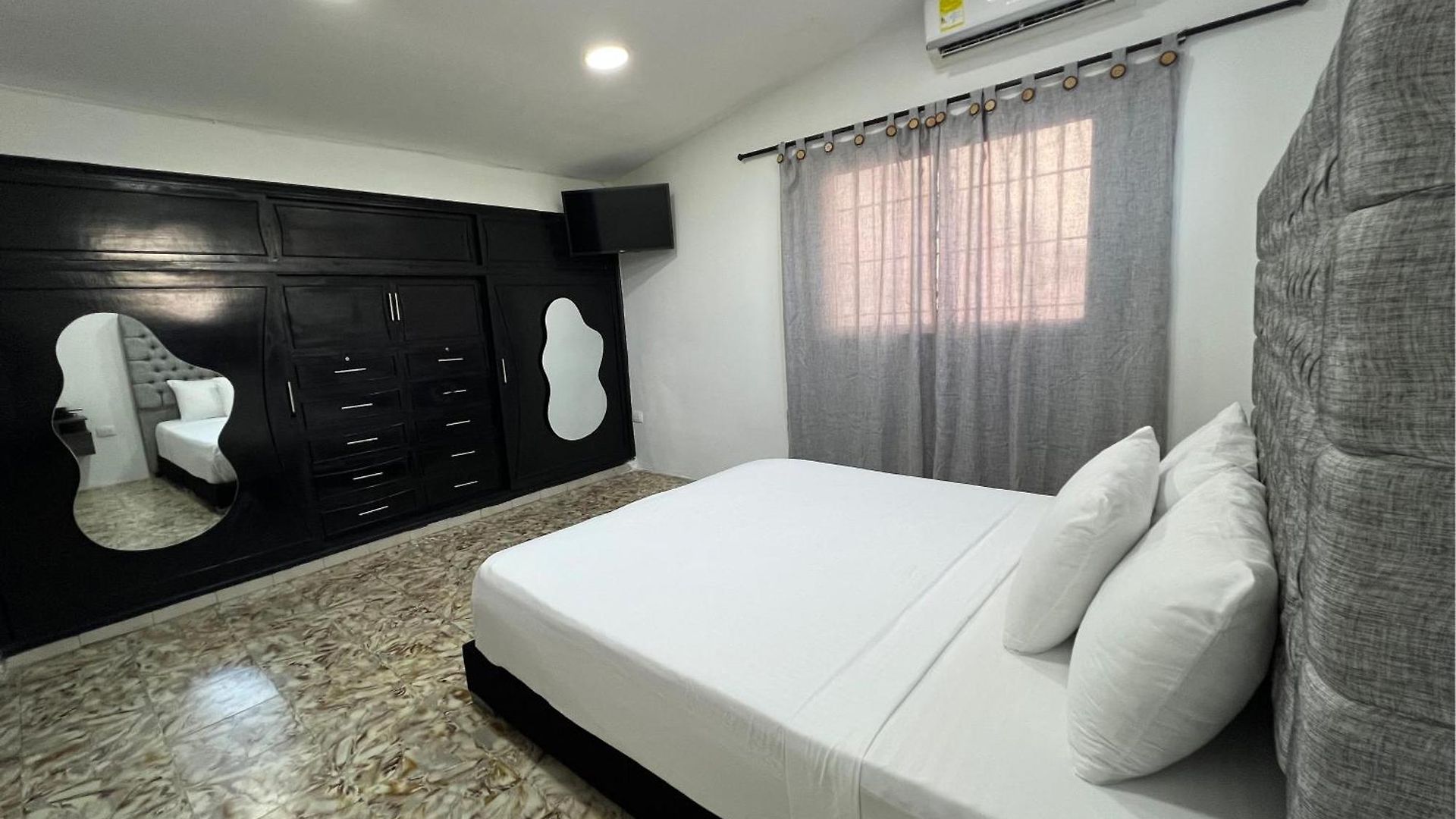 Family House Colonial-style * Cartagena