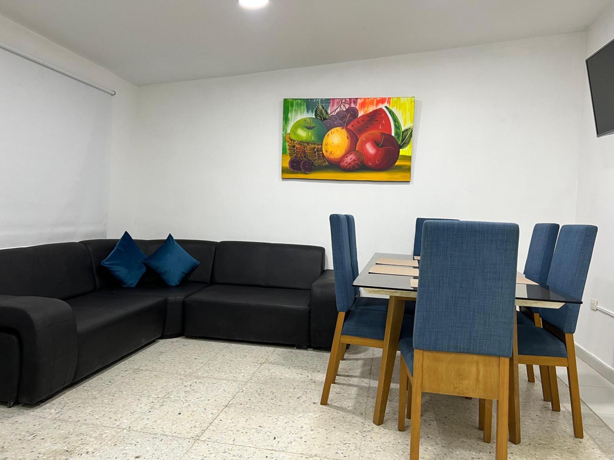 Family House Colonial-style *