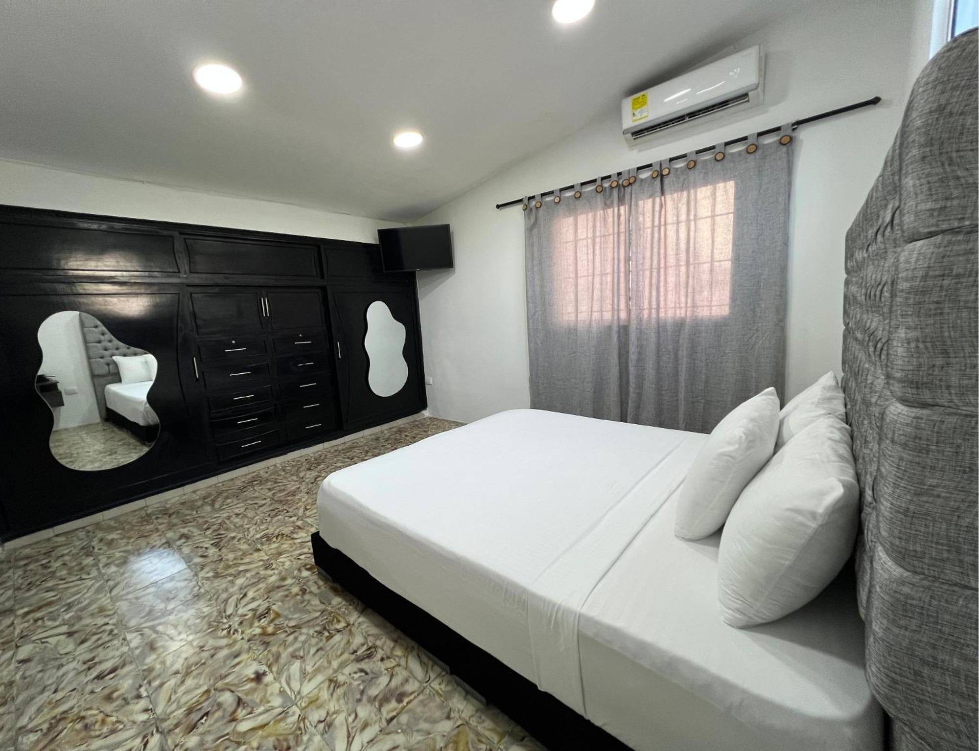 Family House Colonial-style * Cartagena